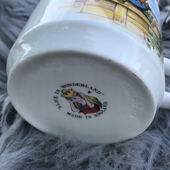 Ironstone Humpty Dumpty child’s mug - Picture 3 of 8